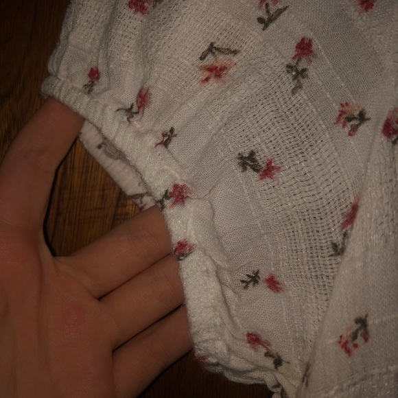 a cute crop top for american eagle - Picture 4 of 4